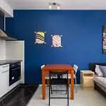 Sun Residential Suite-free Parking Garage Same Building شقة
