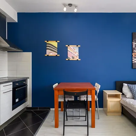 Sun Residential Suite-free Parking Garage Same Building דירה