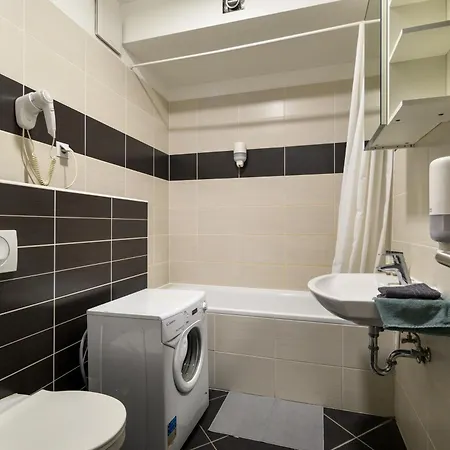 Sun Residential Suite-free Parking Garage Same Building בודפשט